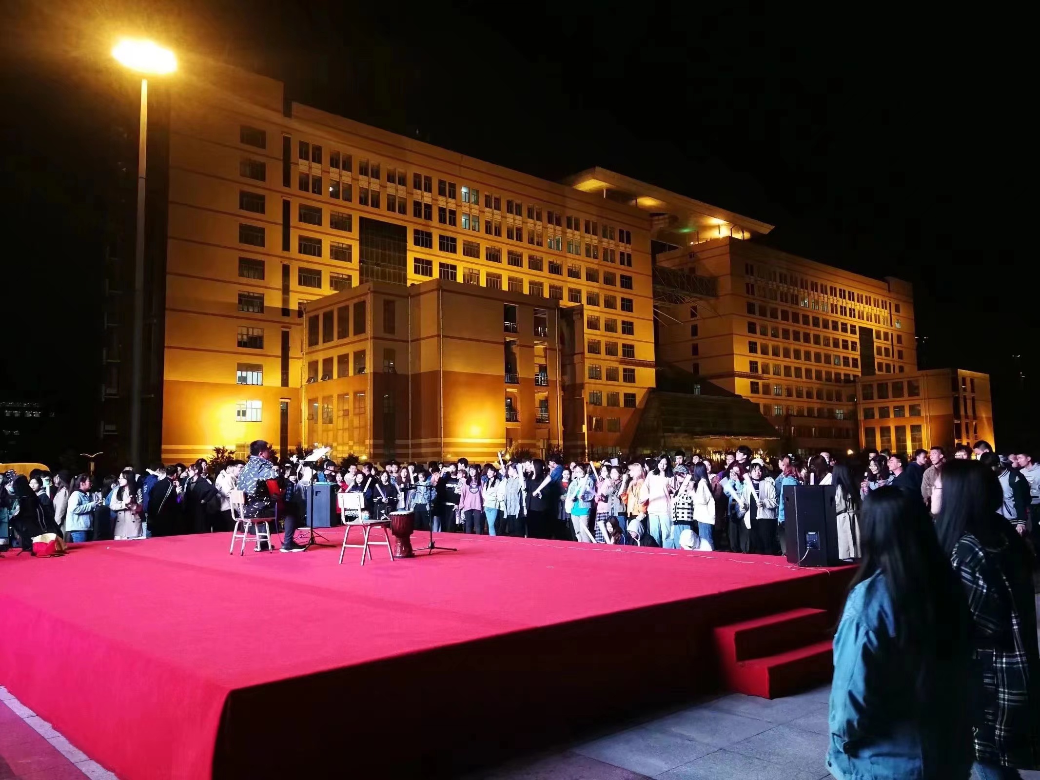 这是我们社团的团徽